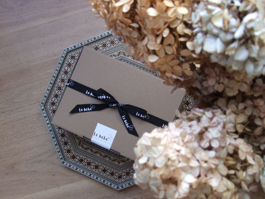 Complimentary gift boxes